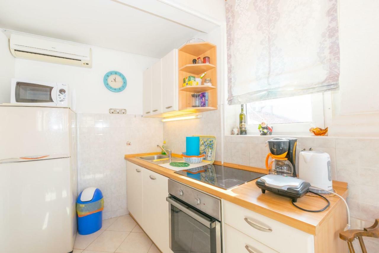 Beautiful Rustical Apt Ana In The Heart Of Ровінь Екстер'єр фото